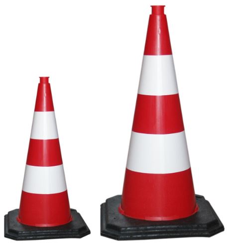 Verkehrsleitkegel klein und groß nebeneinander