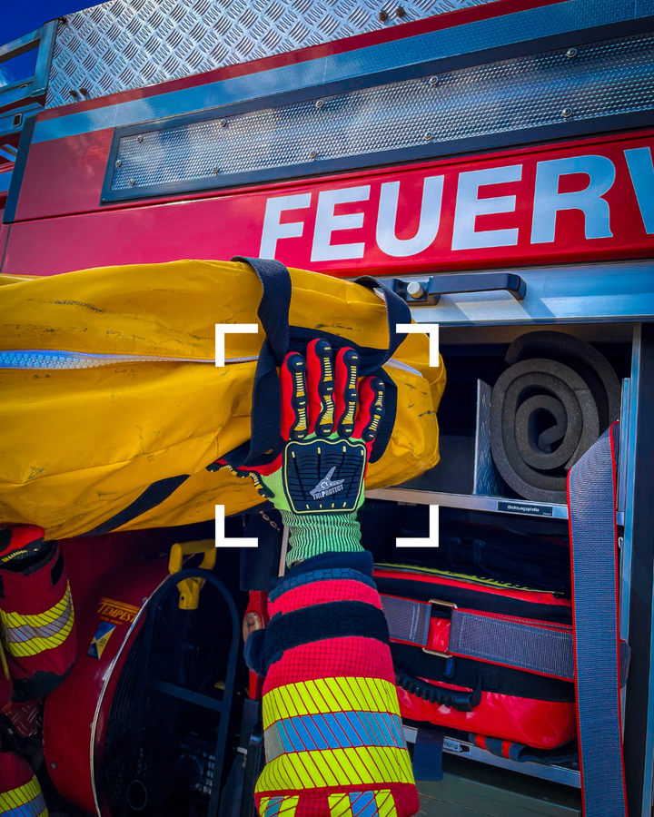 Rual Tex THL Protect Feuerwehrhandschuh im Einsatz