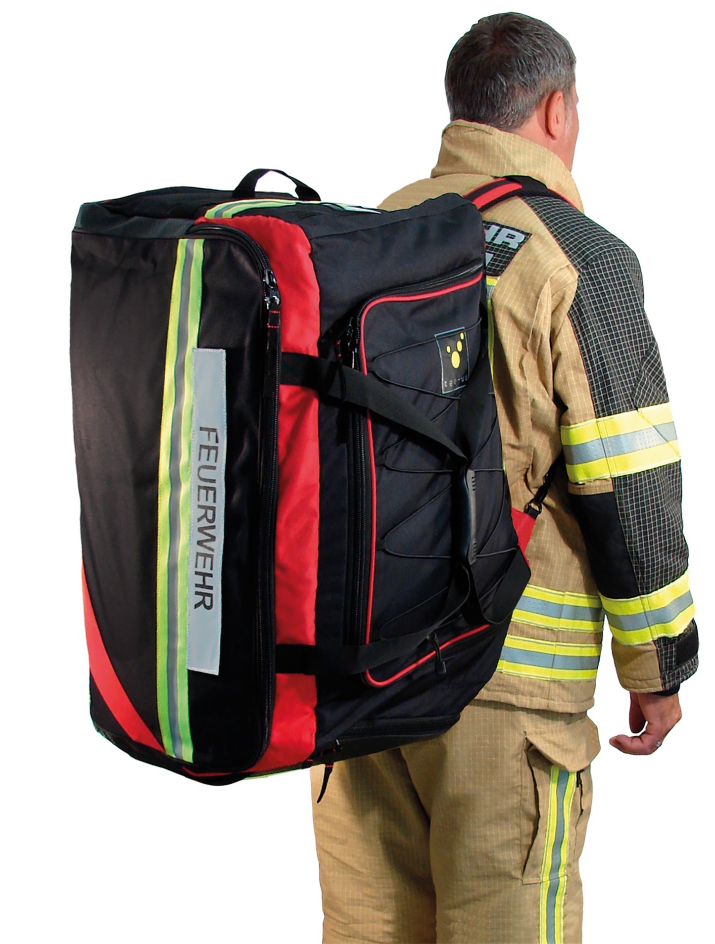 Bekleidungstragetasche für Feuerwehrdienst getragen als Rucksack von einem Feuerwehrmann